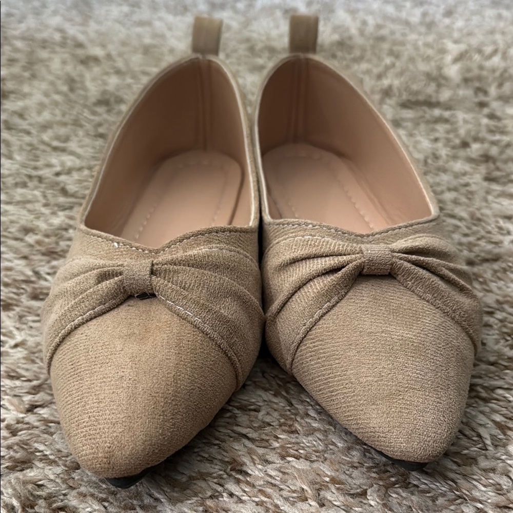 Elegant Tan Women's Flats - Picture 6 of 7